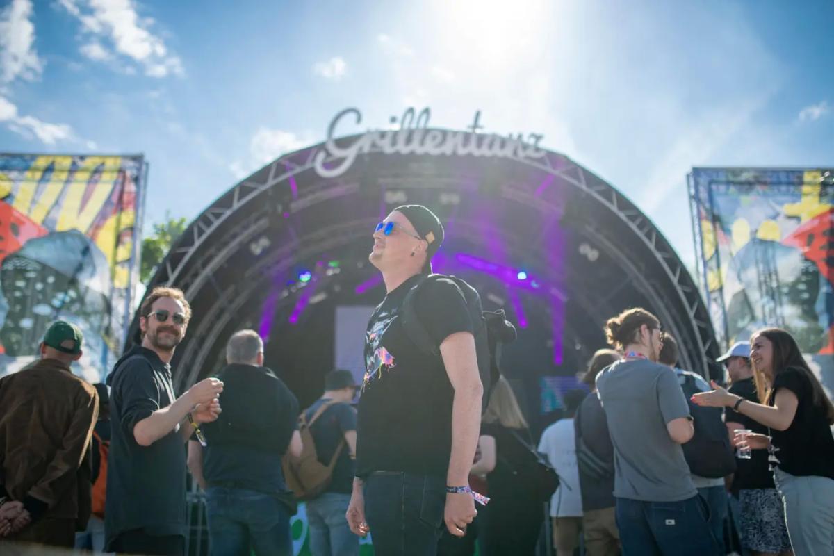 Besuchende am Grillentanz-Festival in Arbon.