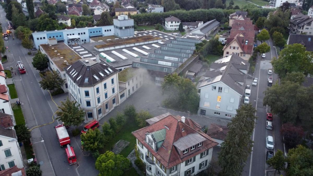 In einer der alten Fatzer-Hallen in Romanshorn brach am Mittwoch Feuer aus.