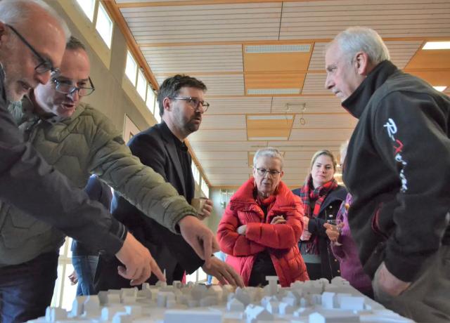 NEUGESTALTUNG : Autofreier Ochsenplatz und ein Vereinssaal: Gemeinde stellt Studie zu Roggwils Zentrum vor