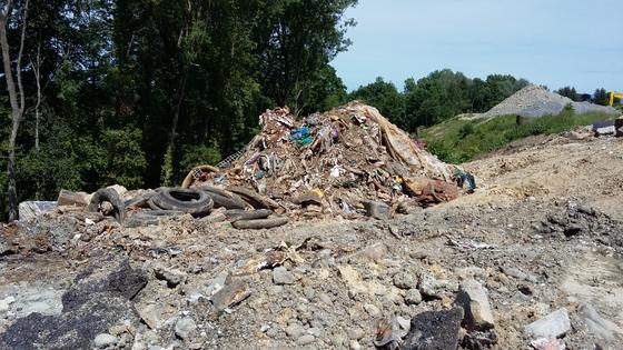 Früher war es üblich, Abfälle in Deponien – wie hier im Unterbüel Mörschwil – zu sammeln. Diese müssen heute aufwendig saniert werden. (Bild: Amt für Umwelt Kanton St.Gallen)